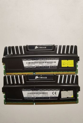 Corsair Vengeance 8 GB (2 x4 GB) DDR3-1600 PC RAM