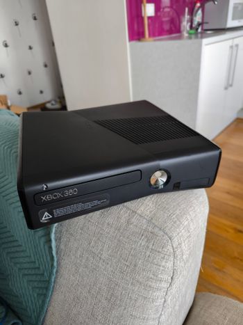 Xbox 360 S 250GB | TIK KONSOLĖ for sale