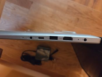 Lenovo IdeaPad 320S-14IKB| 14" | Intel i3 7100U | 4GB RAM | DDR4| 128GB M2 |