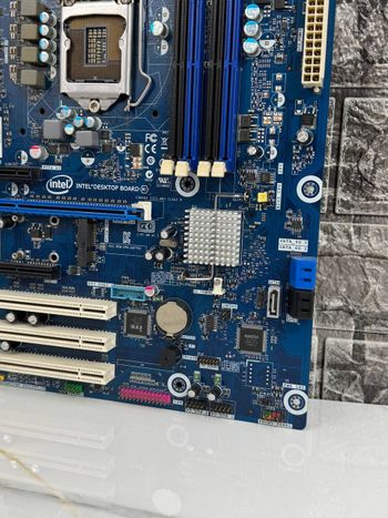 Intel DH77KC Intel H77 ATX DDR3 LGA1155 1 x PCI-E x16 Slots Motherboard
