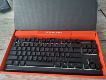 Steelseries apex 3 TKL