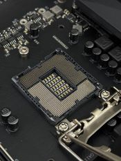 Gigabyte GA-Z270X-Ultra Gaming Intel Z270 ATX DDR4 LGA1151 3 x PCI-E x16 Slots Motherboard