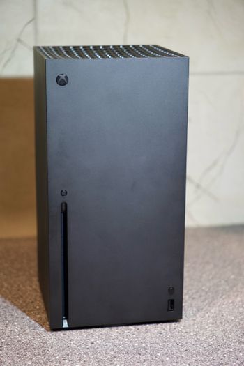 Buy Xbox Series X 1TB + 2 Red Dead Redemption žaidimai (diskai, dėžės)