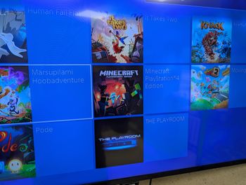 PlayStation 4, Black, 2 pulteliai 720GB atristas 9.0