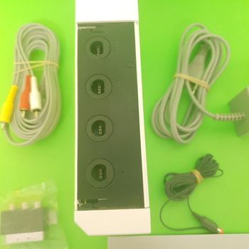 Get CONSOLA WII BLANCA RETROCOMPATIBLE GAMECUBE