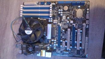 ASRock X58 Extreme 3 Intel X58 ATX DDR3 LGA1366 3 x PCI-E x16 Slots Motherboard