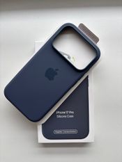 iPhone 17pro Silicone Case with MagSafe 