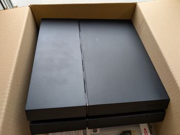 PlayStation 4, Black, 2 pulteliai 720GB atristas 9.0