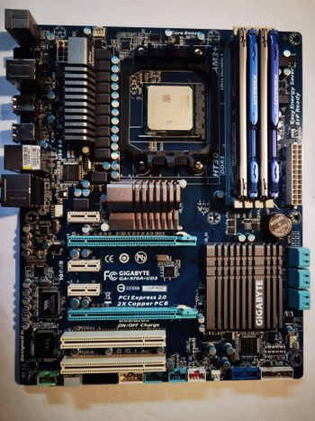 Gigabyte GA-970A-UD3 AMD 970 ATX DDR3 AM3+ 2 x PCI-E x16 Slots Motherboard