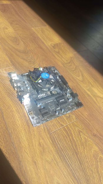 MSI H110M ECO pagrindinę plokštę su procesoriumi Intel Core i5-7500