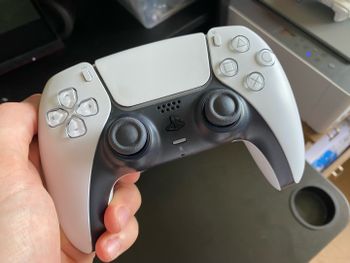 Sony Playstation 5 Dualsense White Controller / Pultelis 