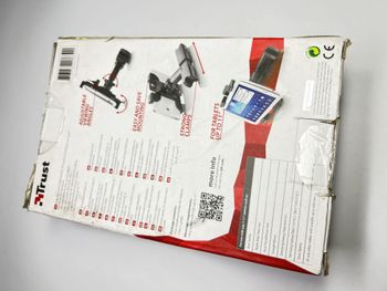 Trust 18639-02 Universal Car Headrest Tablet Mount (New, Open Box)
