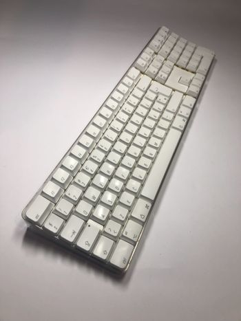Genuine Apple A1016 Wireless Bluetooth White Full Size Keyboard
