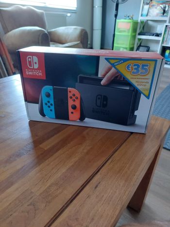 Nintendo Switch, Blue & Red, 32GB