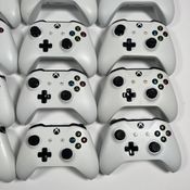 Get 20x Microsoft Xbox Wireless Controllers for Xbox One/Series X/S/PC - FOR PARTS