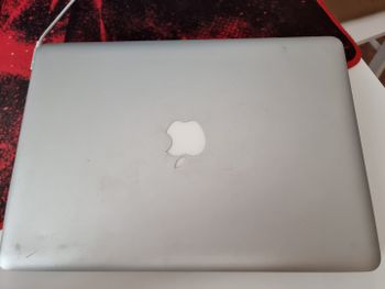 Redeem Apple macbook pro 2010. 