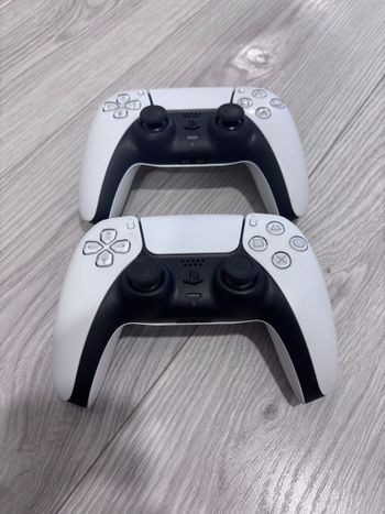 Get 2 vnt. Ps5 baltos spalvos pulteliai