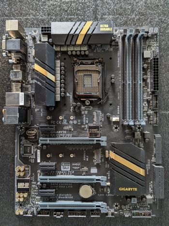 Gigabyte GA-Z170X-UD3 Intel Z170 ATX DDR4 LGA1151 3 x PCI-E x16 Slots Motherboard