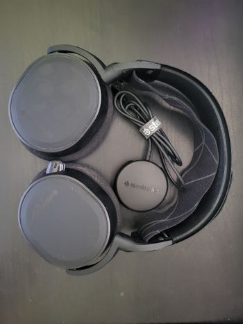 Steel series Arctis 9 + Dongle (Paired)