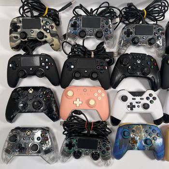 20x PowerA, NACON, Gioteck, 8BitDo, Turtle Beach Controllers FOR PARTS OR REPAIR