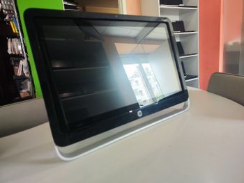 Hp All in one 22"touchscreen/naujas SSD