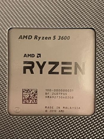 AMD Ryzen 5 3600 3.6-4.2 GHz AM4 6-Core CPU