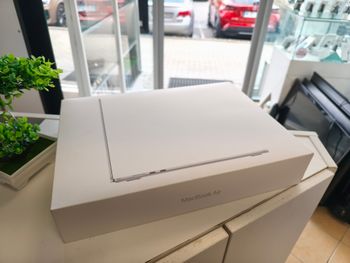 Kaip naujas MacBook Air M4 15" 16 / 256gb su Garantija