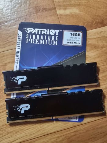Patriot Signature Premium 16 GB (2 x 8 GB) DDR4-2666 Black PC RAM