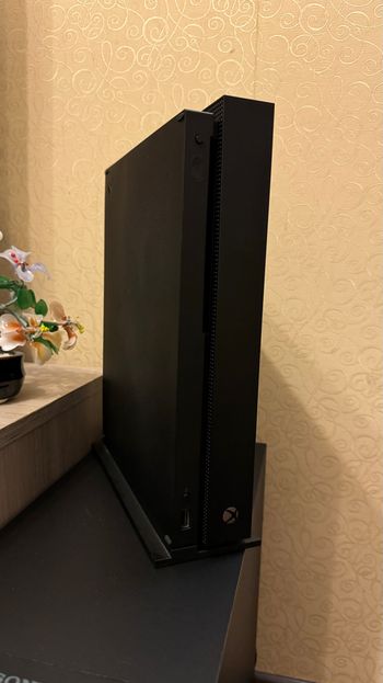 Xbox One X 