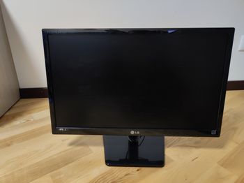 LG Flatron IPS234 v 23