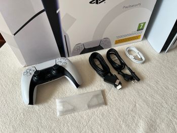 Redeem Apynaujis! Sony Playstation 5 Slim Disc 825GB, Garantija 5 mėn.