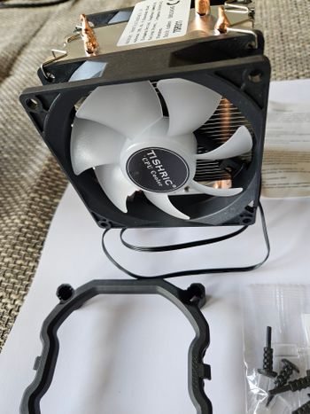 Get CPU Aušintuvas su 2 ventiliatoriais ir RGB!