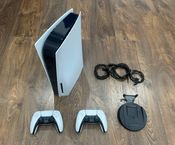 Playstation 5, Black & White, 825gb Su CD,2 pultaiPlaystation 5, Black & White, 