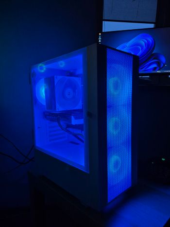 MSI GeForce RTX 5060 8GB VENTUS 32GB DDR4 1TB SSD NV3