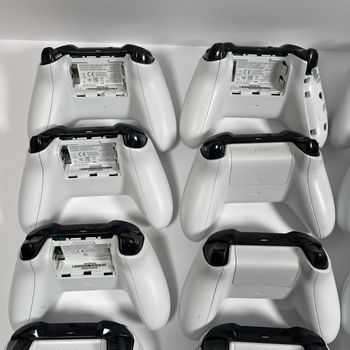 20x Microsoft Xbox Wireless Controllers for Xbox One/Series X/S/PC - FOR PARTS