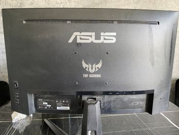 ASUS TUF Gaming VG27WQ1B – netinkamas naudoti, tik dalims