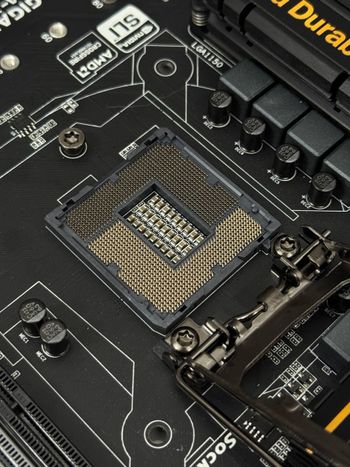 Gigabyte GA-Z97X-UD3H-BK Intel Z97 ATX DDR3 LGA1150 3 x PCI-E x16 Slots Motherboard