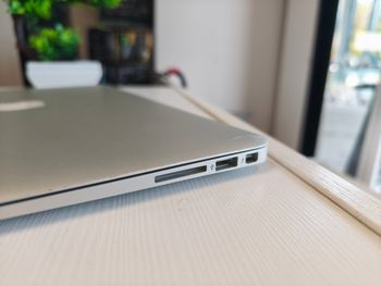 Redeem Macbook Air 2017 laptop