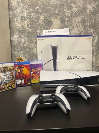 PlayStation 5 Slim, Black & White, 825GB