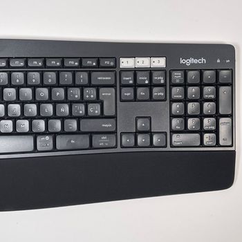 Get Logitech MK850 Performance Wireless Keyboard and Mouse Combo 2.4 GHz Unifying