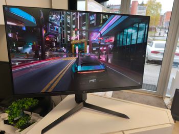 Kaip naujas LG Ultragear 180hz žaidimų monitorius