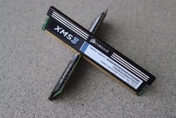 Corsair xms3 12go (3*4 go) ddr3 sdram mémoire ram à Clermont Ferrand