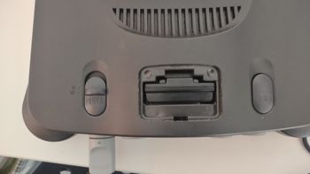 Nintendo 64 konsolė 